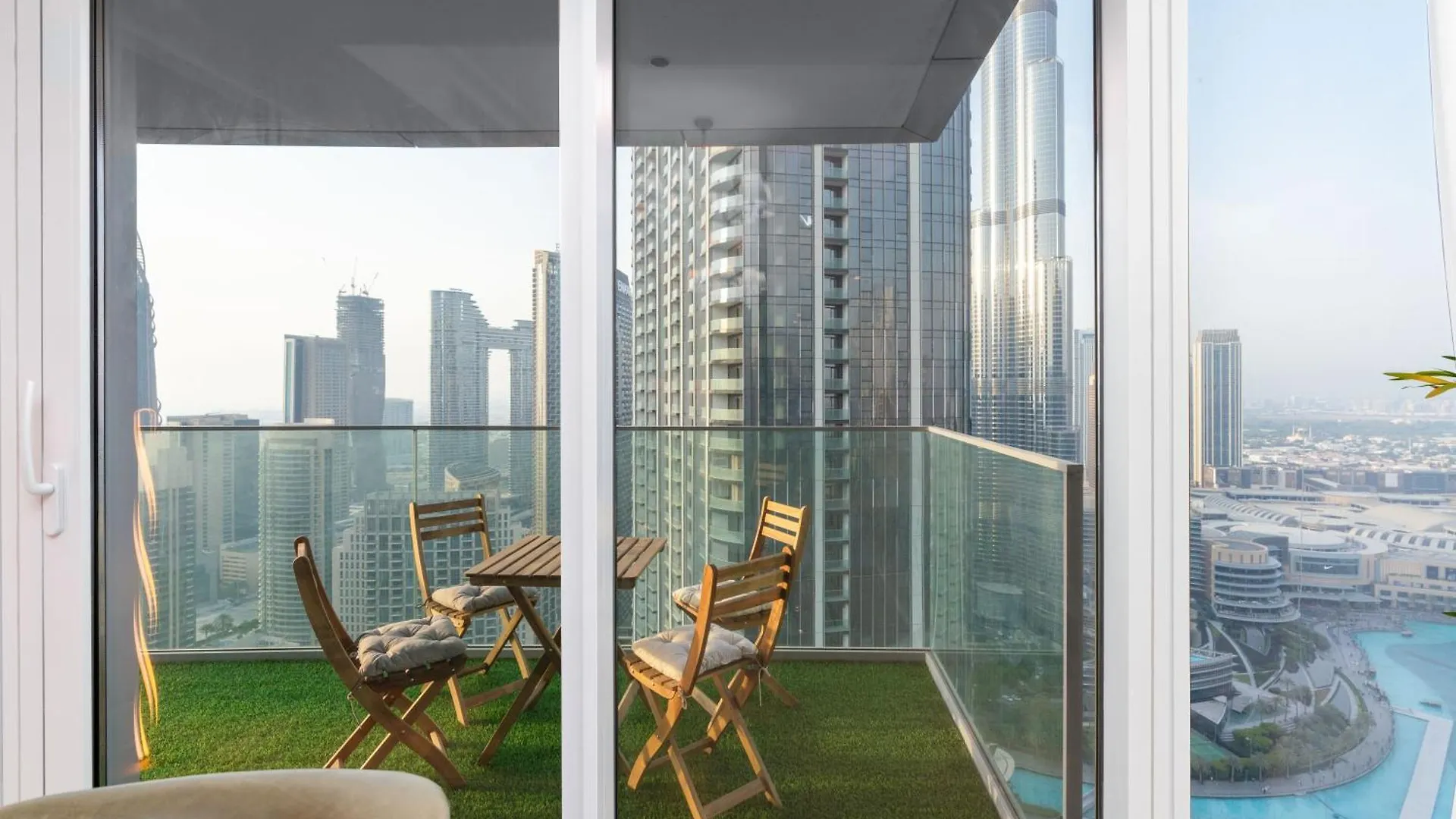 Lux Bnb Opera Grand Burj Sea & Fountain View Dubai 0*,  United Arab Emirates