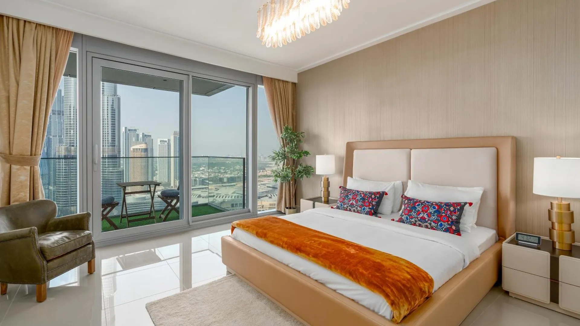 Lux Bnb Opera Grand Burj Sea & Fountain View Dubai Apartment