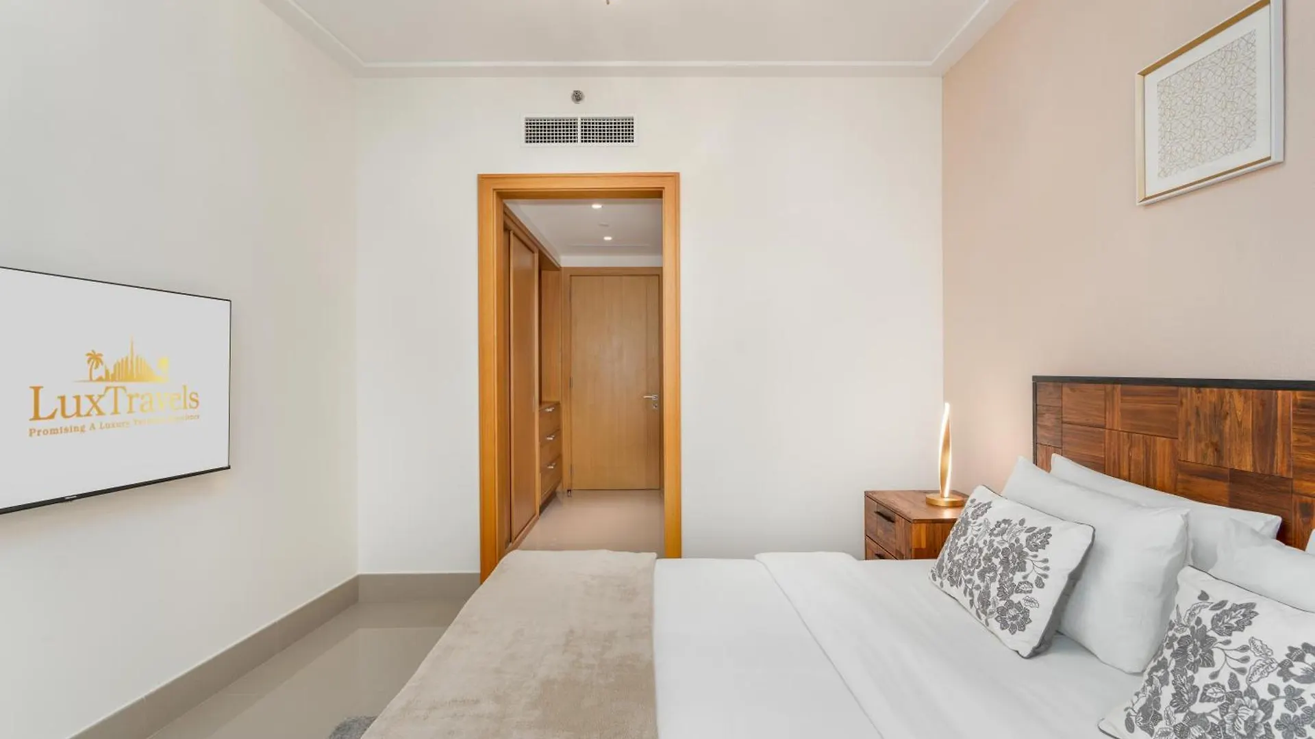 Lux Bnb Opera Grand Burj Sea & Fountain View Dubai Apartment